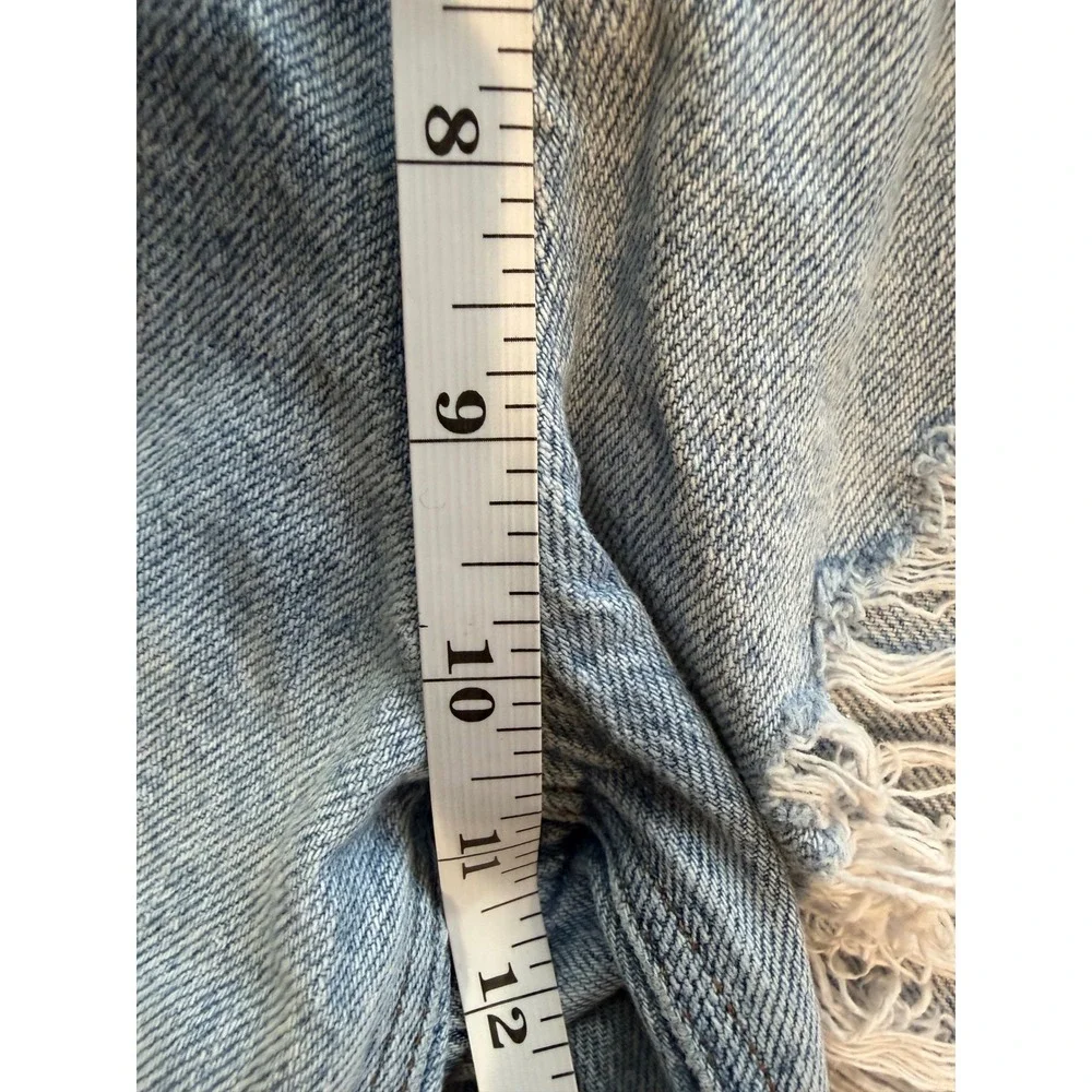 American Eagle Distressed Denim Shorts Light Wash High Rise Raw Hem Size 8